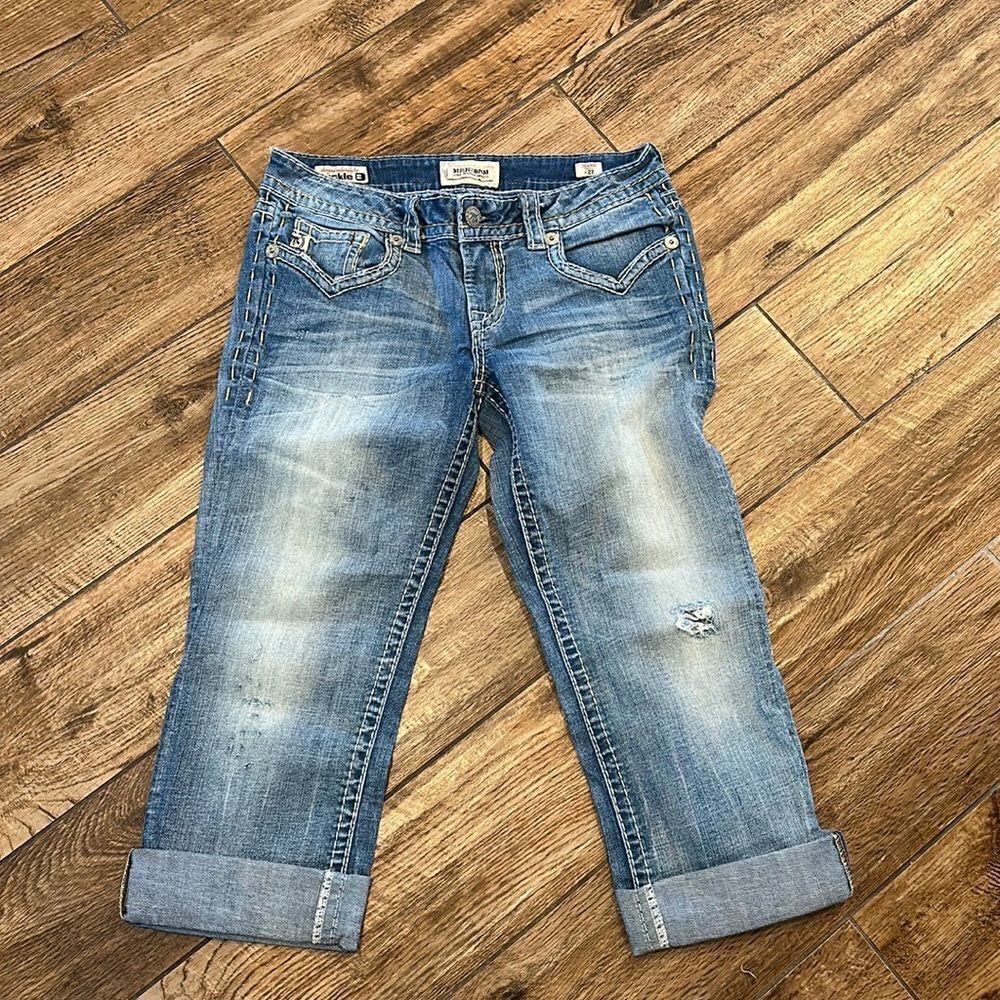 👖 MEK Denim Jhansi Capri Jeans - Size 27 - Exclusively for Buckle - Light Wash